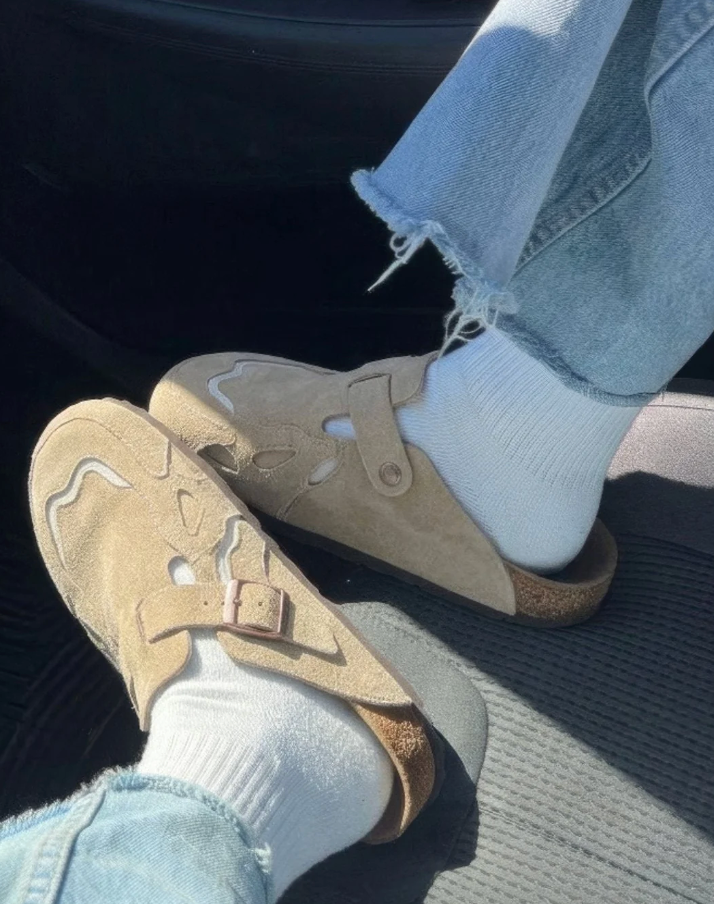 THE WAVEY CLOGS Grails Galore