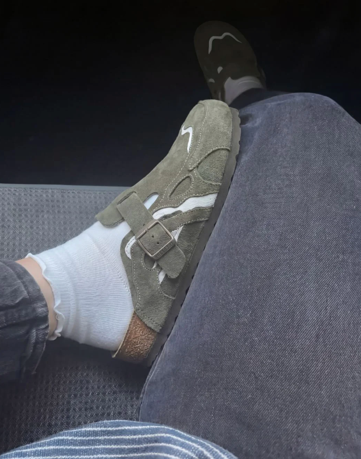 THE WAVEY CLOGS Grails Galore